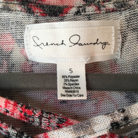 French Laundry Top Floral Size Small 3/4 sleeves V shaped hem - Picture 7 of 10